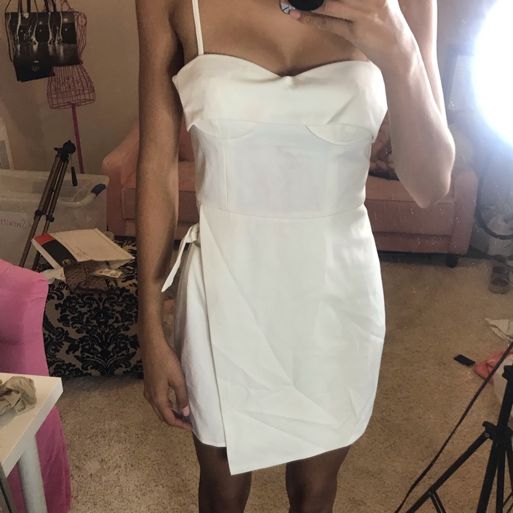 WHITE NBD DRESS - Picture 2 of 4